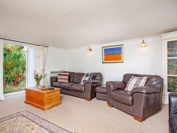 Log Cabin for 4 People in Torquay, Torbay, Photo 2