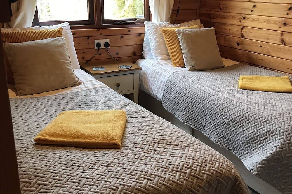 Lake District Log Cabin in White Cross Bay, Lake District