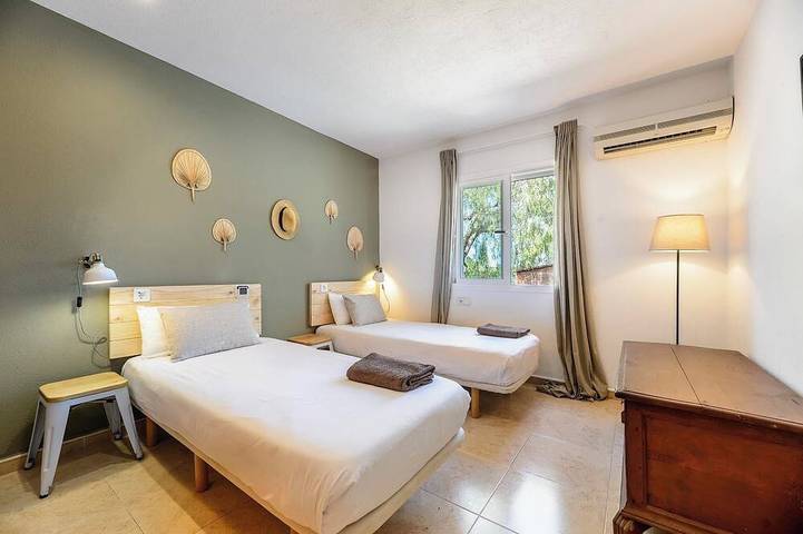 🌴 Villa Suki Ibiza – Plain-pied, piscine et jardin · 7 min Bossa in Sant Jordi de ses Salines, Sant Josep de sa Talaia