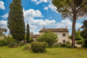 Location de vacances pour 9 personnes, avec terrasse et jardin à Châteaurenard