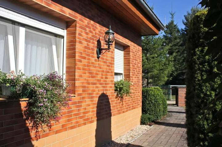 Bungalow für 3 Personen, mit Terrasse und Garten