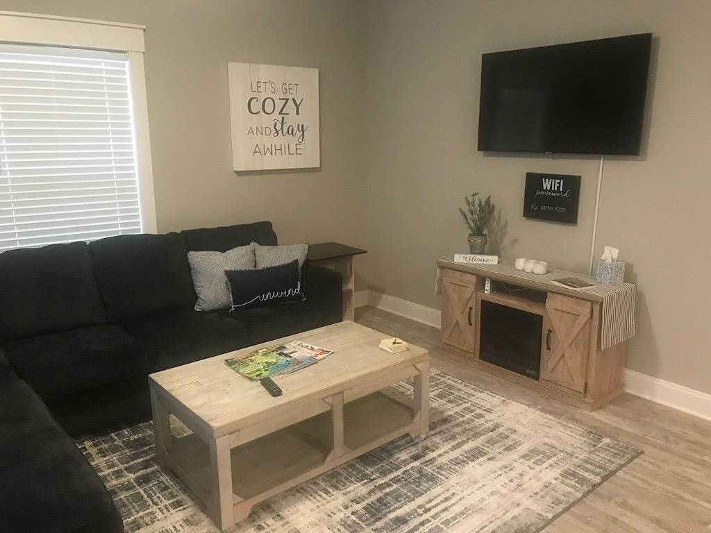 Neues Zuhause im historischen Hendersonville. In der Nähe von Asheville und Blue Ridge Parkway! in Hendersonville, Henderson County (NC)