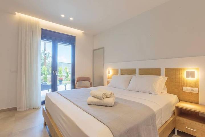 Villa pour 10 personnes, avec jardin ainsi que piscine et jacuzzi dans Malia - 4