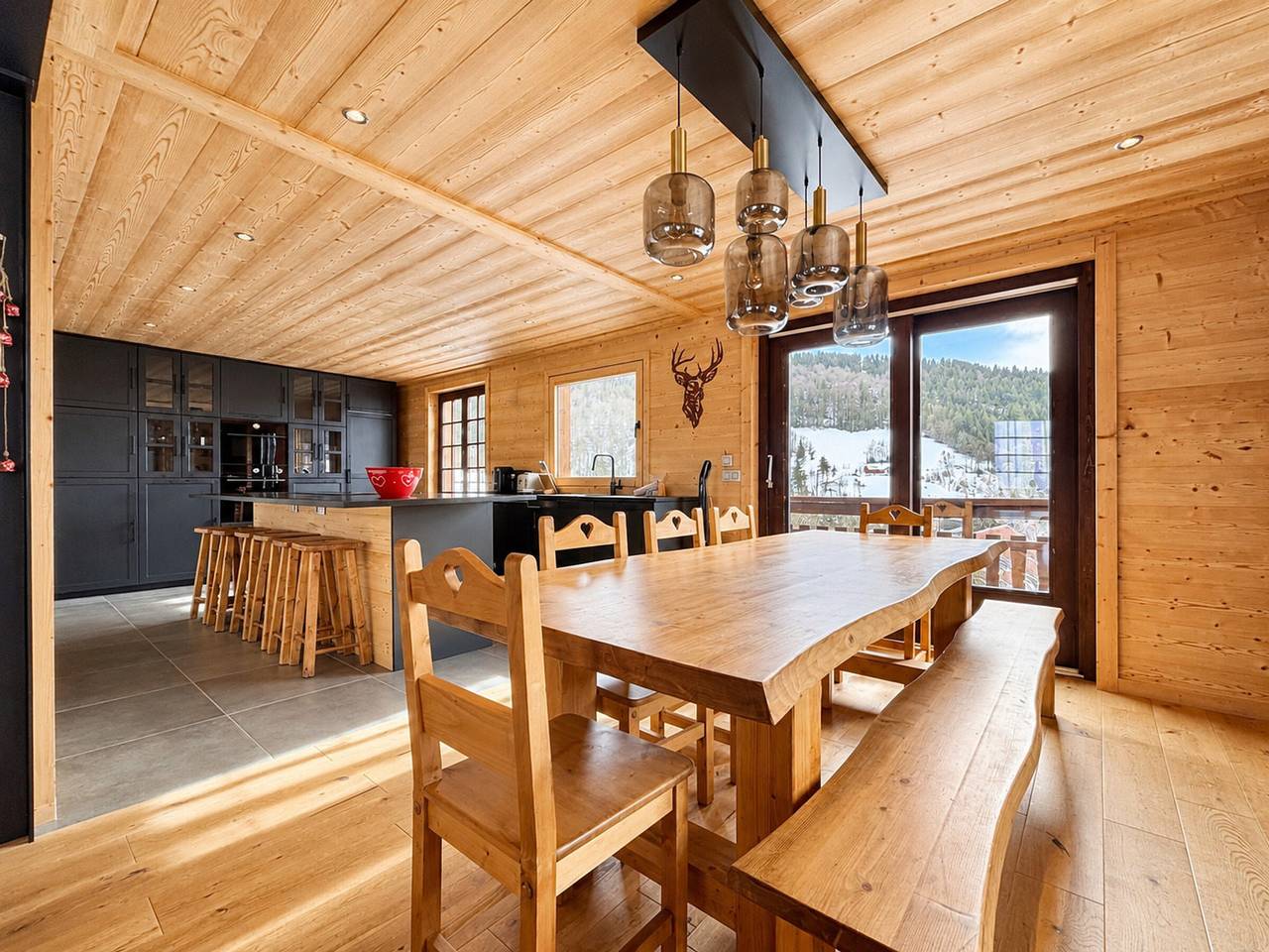 Chalet cosy à Flumet pour 8-10 pers. avec cheminée et Wifi in Flumet, Région d'Albertville