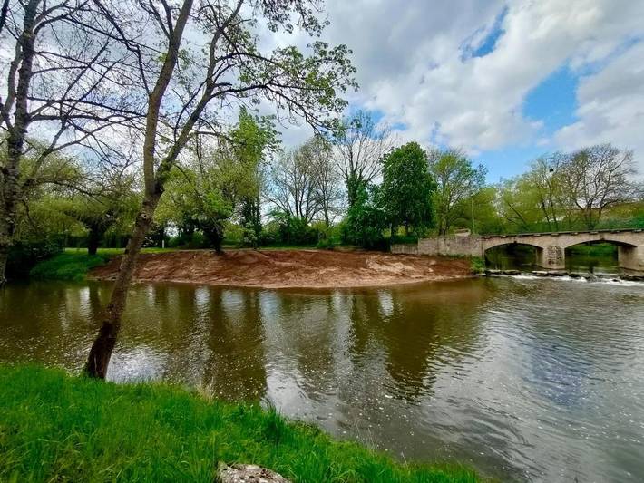 Camping pour 4 personnes, avec vue et jardin dans Saône-et-Loire - 2