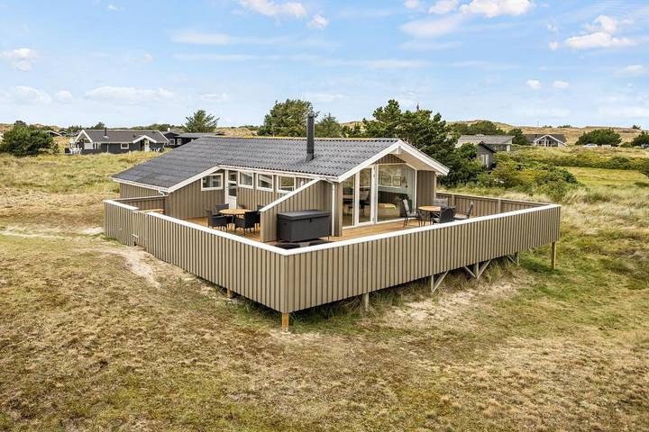 Villa für 4 Personen, mit Balkon/Terrasse und Terrasse sowie Ausblick in Sønderho Sogn