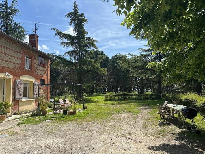 Maison d’hôte pour 4 personnes, avec vue sur le lac ainsi que vue et jardin à Monestrol