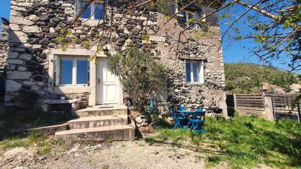 Gîte pour 4 personnes, avec vue et jardin à Chomérac