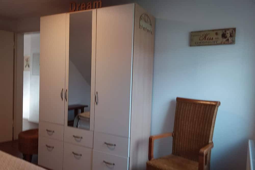 Ganze Wohnung, Charming Aunt Frieda, loving... in Bürgstadt, Fränkisches Weinland