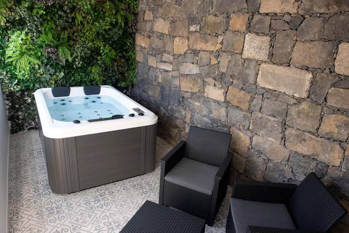 Location de vacances pour 4 personnes, avec terrasse ainsi que vue et jardin dans Furnas - 2