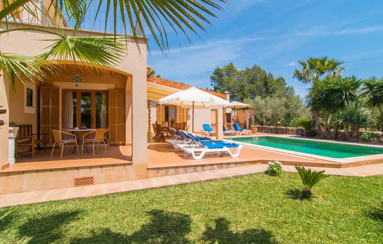 Modernes 2BR Apartment mit Pool, Terrasse & BBQ Grill in Campos, Mallorca Süden