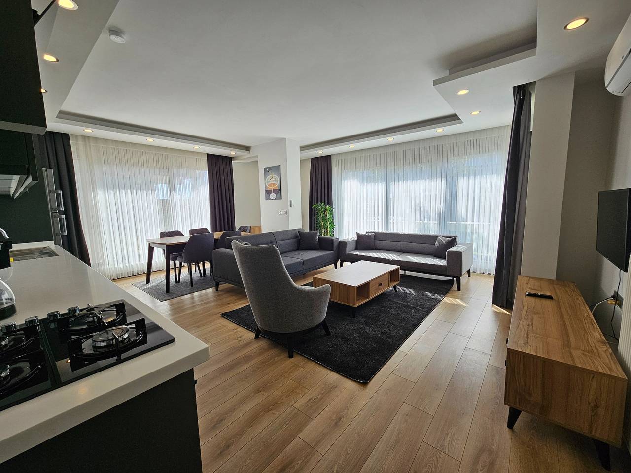 Ganze Wohnung, Professionally Maintained, Spacious New Suites 2-1 in Muratpaşa, Provinz Antalya