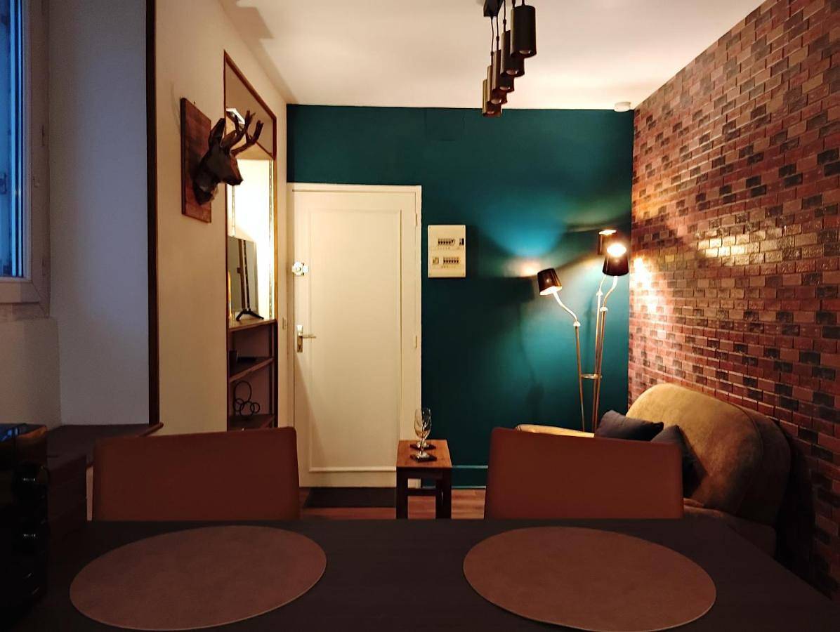 Appartement entier, One-Bedroom Apartment in Villedieu-sur-Indre, Région de Châteauroux