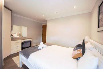 Apartment for 4 People in Reading, North Wessex Downs, Photo 3