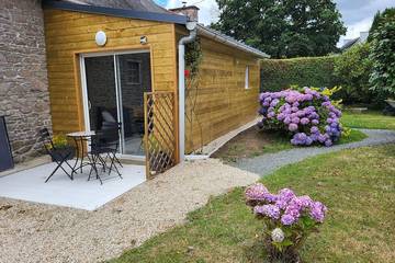 Gîte pour 2 personnes, avec terrasse et jardin à Lanloup