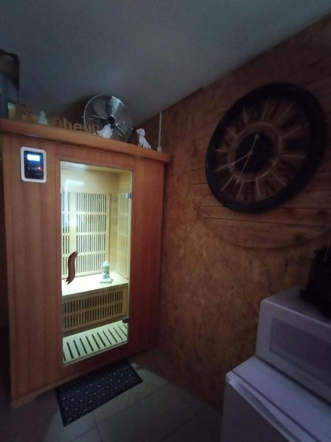 Location de vacances pour 2 personnes, avec jacuzzi ainsi que sauna et terrasse à Verton - 3