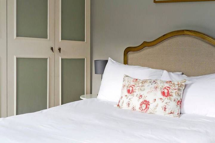 Fulham 4-Bed House & Garden, 5 Mins from Tube in Hammersmith e Fulham, Londra