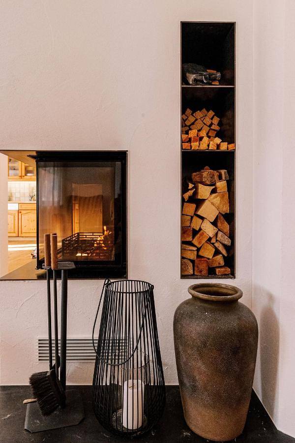 Ferienwohnung für 6 Personen, mit Balkon und Terrasse sowie Ausblick in Cinuskel