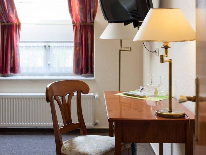 Hotel Garni Schlossgarten - Doppelzimmer in Neustrelitz, Mecklenburg-Strelitz