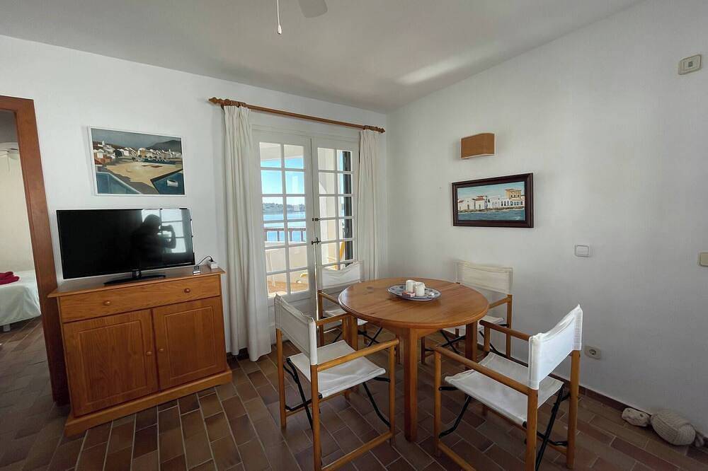 Entire apartment, Very front line stunning sea views near the beach in Fornells, Es Mercadal