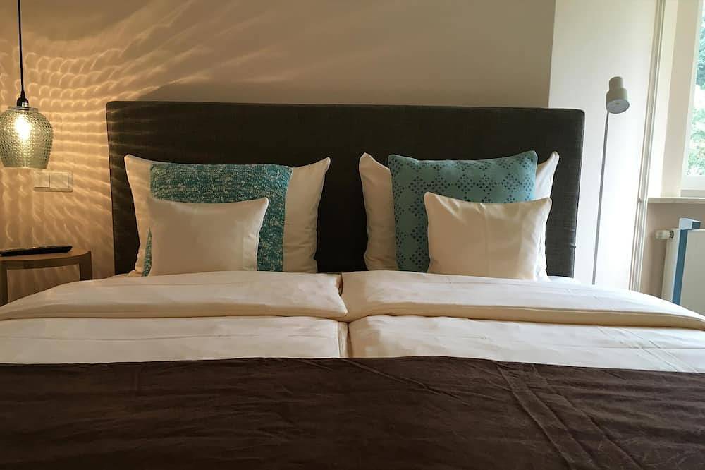 Ganze Wohnung, Komfortable Ferienwohnung mit Garten am Fluss. Fellnase willkommen. in Hann. Münden, Werratal