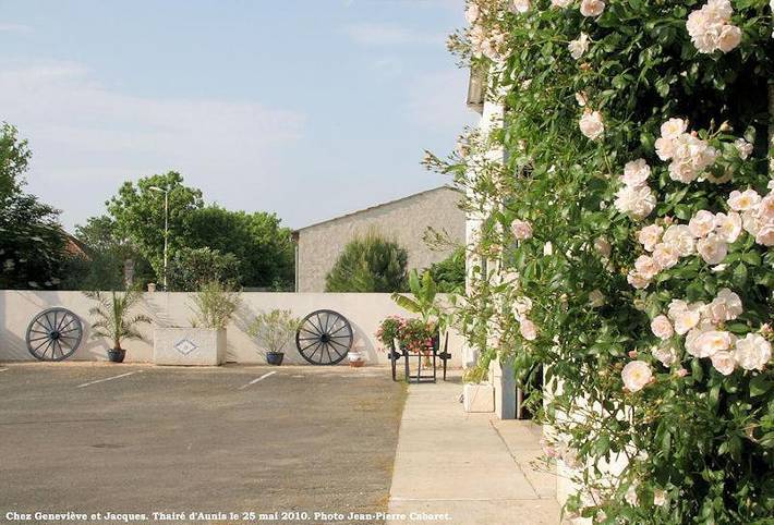 Maison d’hôte pour 3 personnes, avec terrasse ainsi que vue et jardin