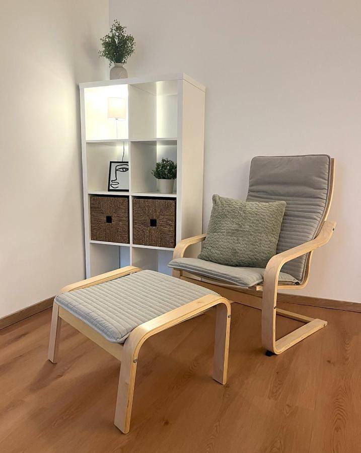Ganze Wohnung, 2-Bedroom Apartment at Hahn Airport in Bärenbach, Hunsrück