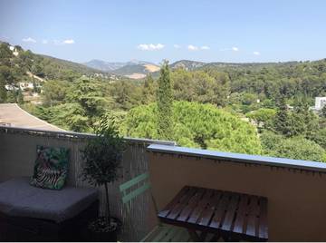 Gîte pour 2 personnes, avec vue et balcon à Carnoux-en-Provence