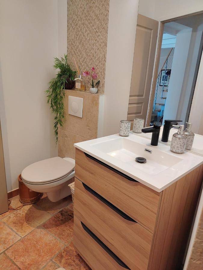 Location de vacances pour 2 personnes, avec vue ainsi que piscine et jardin à Mazan - 4