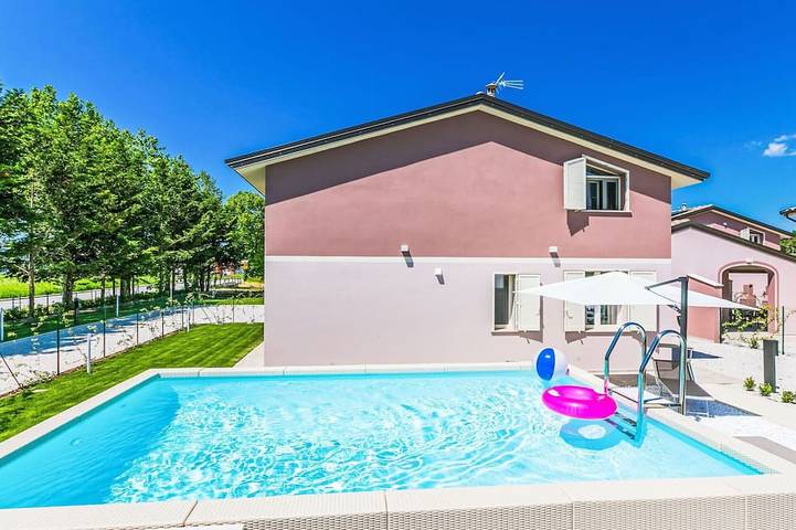Ganze Wohnung, Angenehme Wohnung mit  W-Lan, privatem Pool, Klimaanlage, Tv, Terrasse und Haustiere erlaubt in Cecina, Etruskische Küste