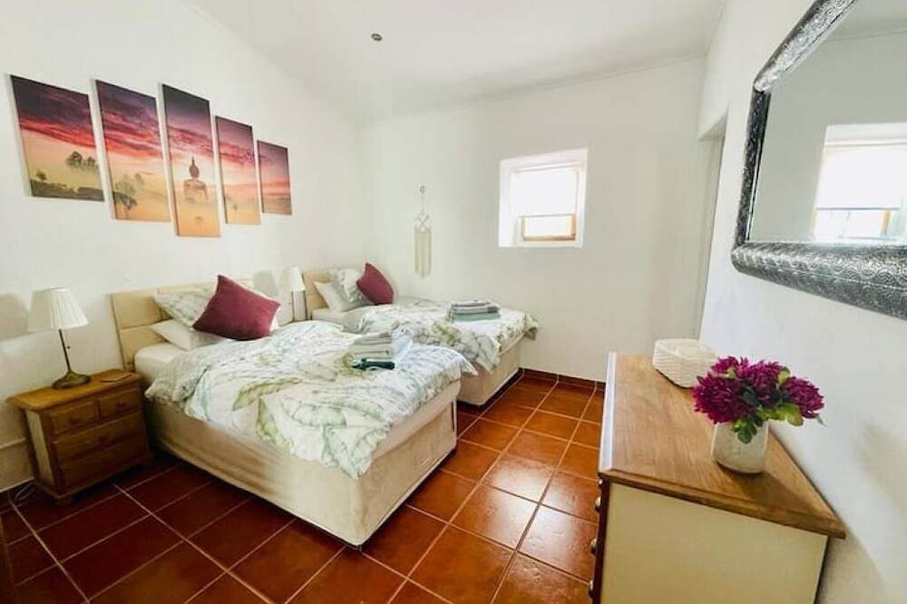 Charming 2-Bedroom Cabana with Shared Pool – The Bakehouse in São Brás de Alportel, District de Faro