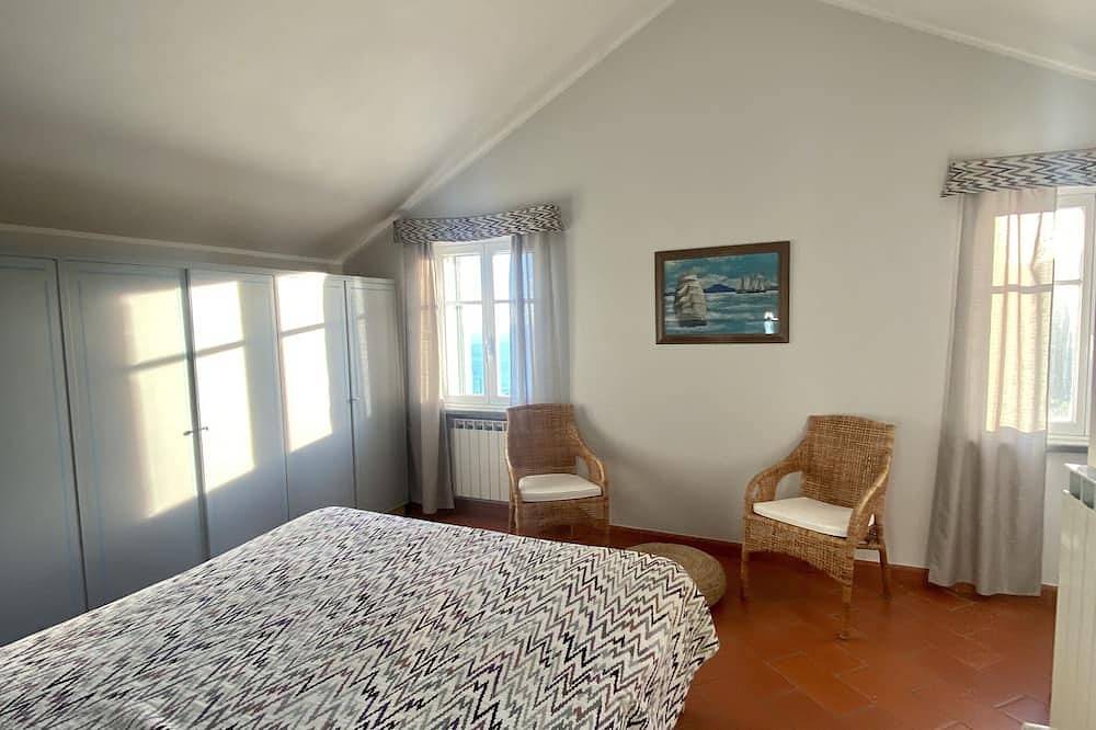 In absolute silence with a sea view in Crova, Moneglia