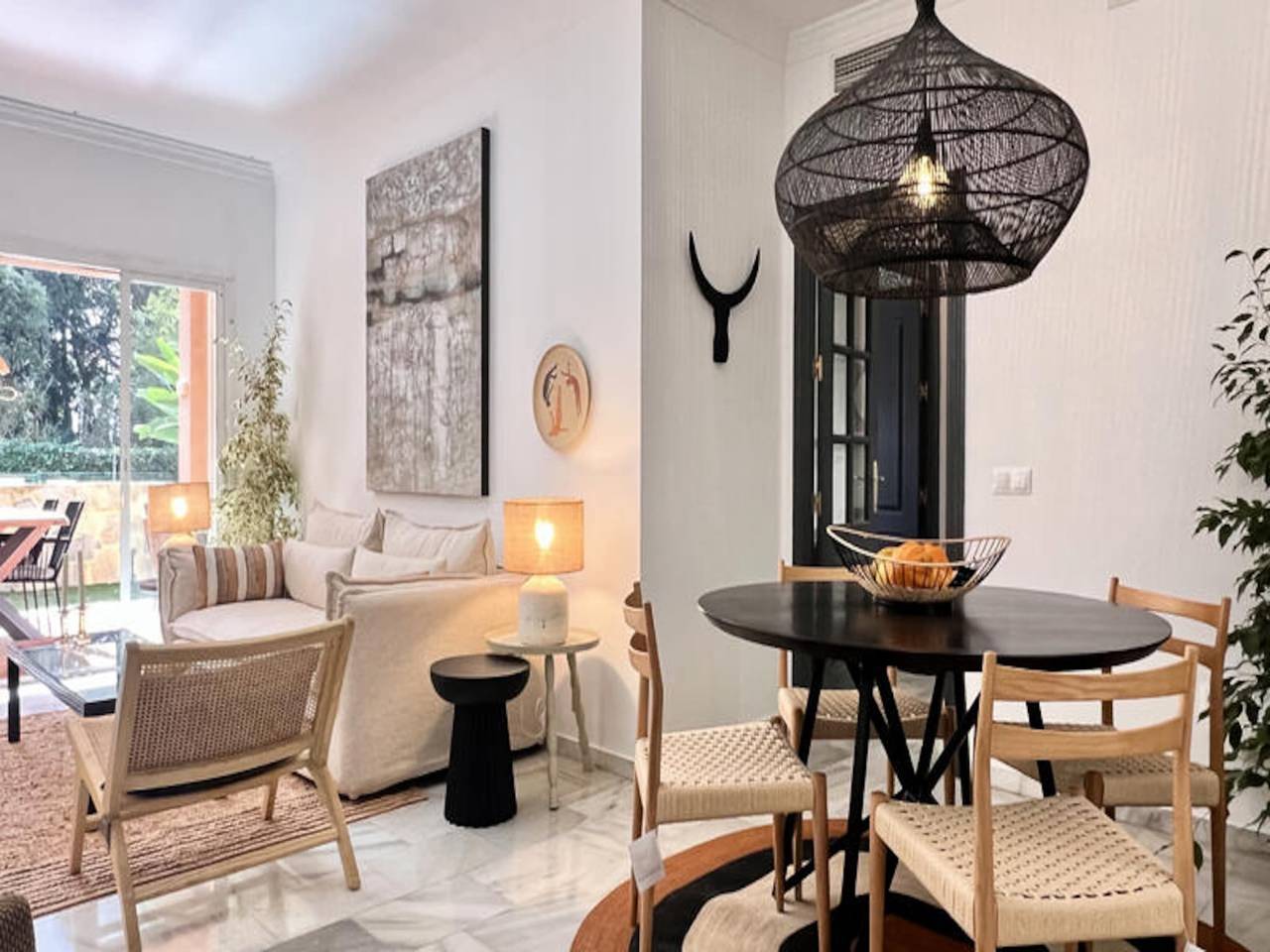 Geheel appartement, Appartement in Cabopino vlakbij zandstrand in Carib Playa, Marbella