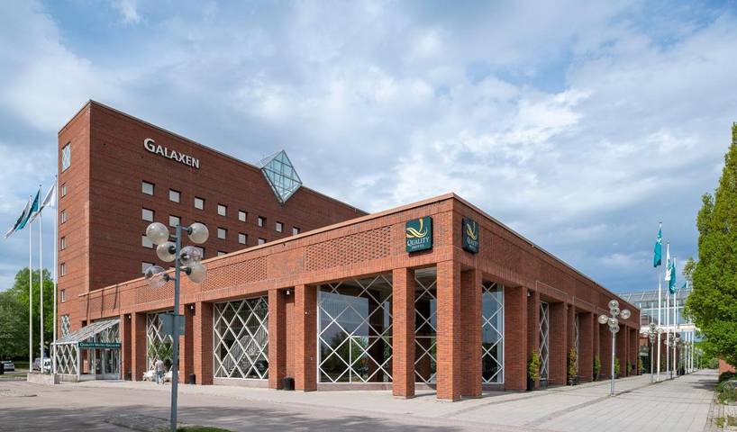 Hotell för 10 Personer, med Terass samt Bubbelpool och Bastu i Borlänge