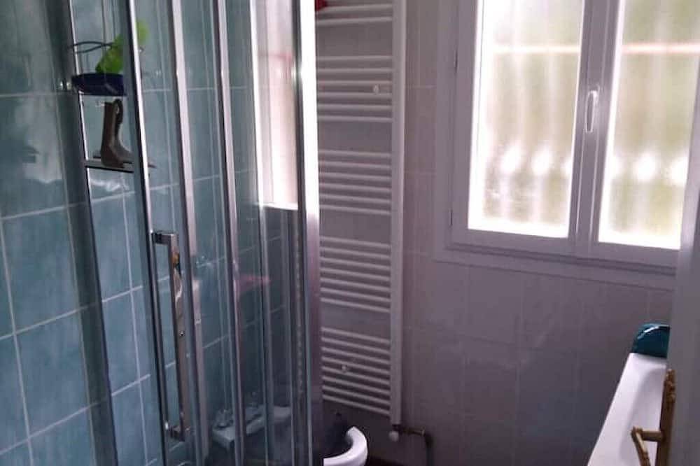 Entire apartment, Haus im Haus mit Garten, zu Fuss zum Strand in La Garde, Toulon region