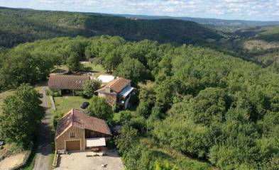Cottage pour 6 personnes, avec sauna et jardin ainsi que terrasse et piscine à Bélaye