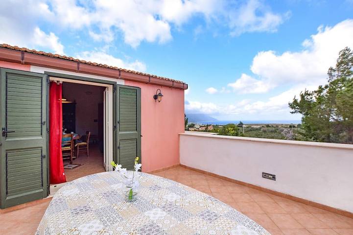 Agriturismo per 10 persone, con terrazza a Castellammare del Golfo