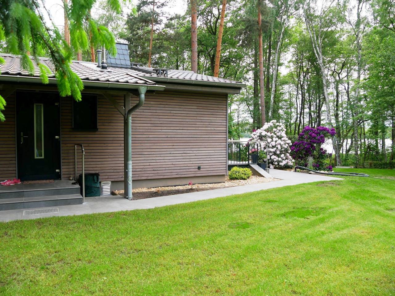 Casa de vacaciones 'Am Kiefernweg 1' con vistas al lago, terraza privada y jardín privado in Lamsfeld- Groß Liebitz, Schwielochsee
