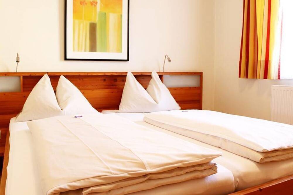 Doppelzimmer mit Dusche, Wc - Binggl, Hotel in Mauterndorf, Bundesland Salzburg