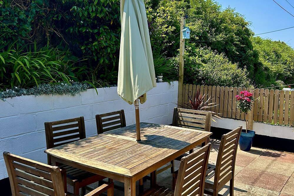 Beach Front Family Cottage. Stunning location Quiet, Close to Devon attractions. in Wembury, Devon