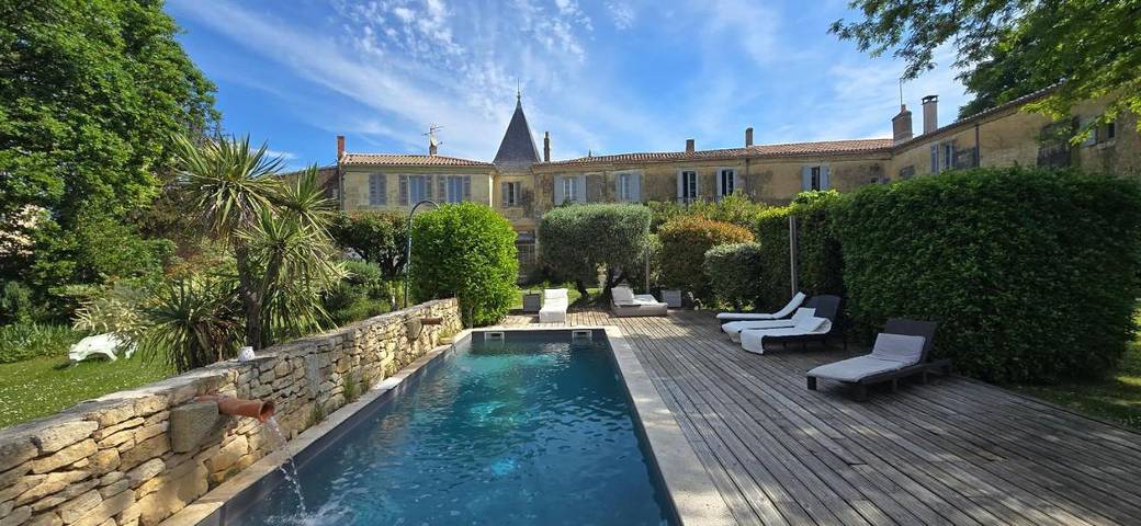 Chambre d’hôte pour 2 personnes, avec Terrasse et Jacuzzi ainsi que Jardin et Piscine