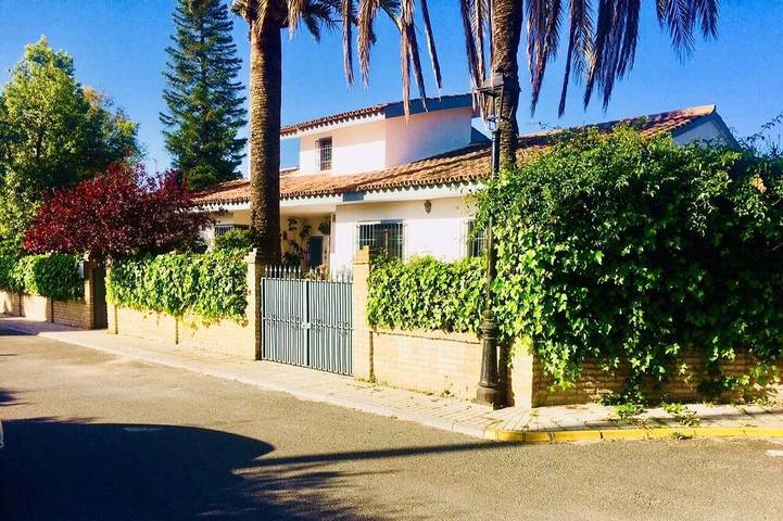 Apartamento para 10 personas, con jardín en Espartinas