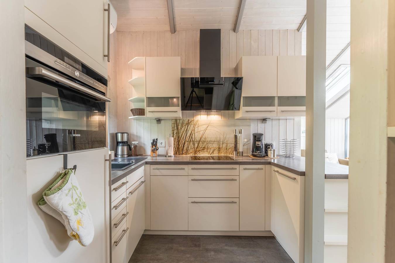 4 Personen Luxusferienhaus mit Sauna, Kaminofen, Klimaanlage, Kanu und Seeblick in Otterndorf in Otterndorf, Cuxland