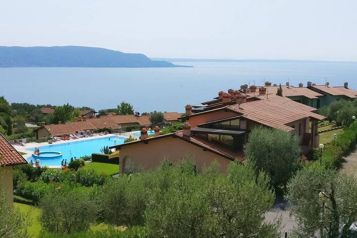 Ferienwohnung für 4 Personen, mit Balkon und Kinderpool sowie Pool - 1
