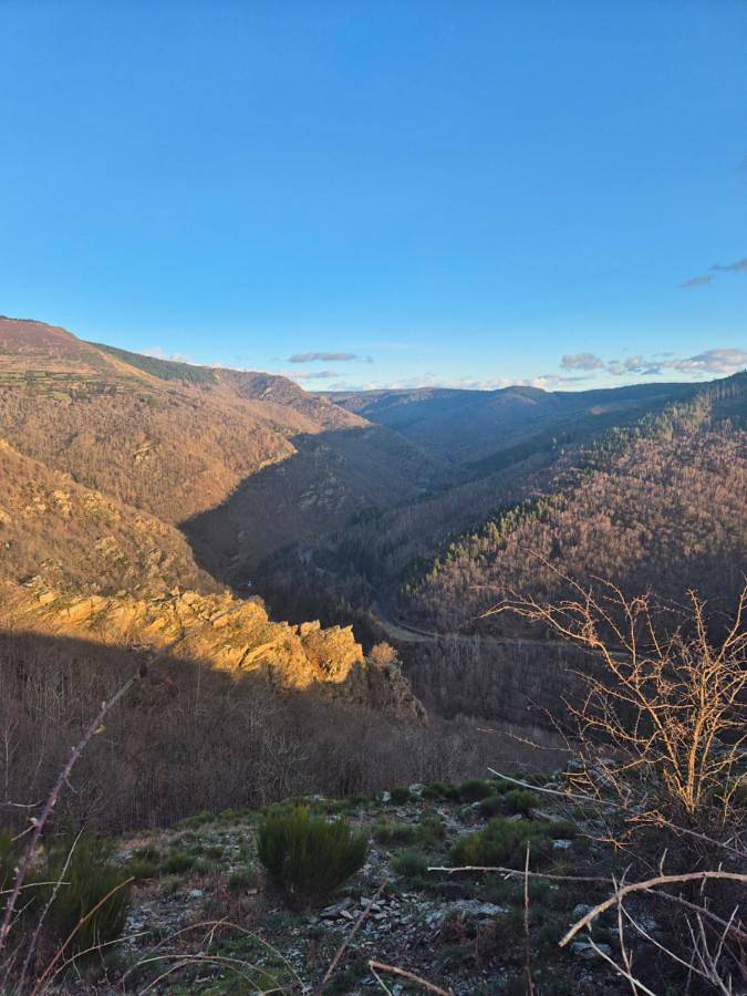 Location de vacances pour 2 personnes, avec Terrasse ainsi que Jardin et Vue à Saint-Germain-de-Calberte - 4