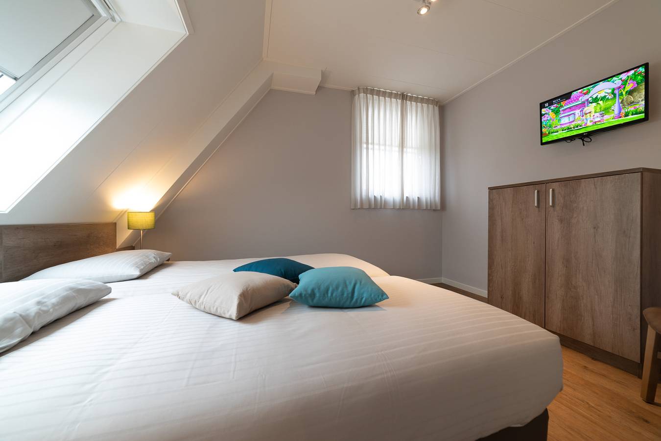 Freistehende Luxusvilla für 8 Personen mit Sauna und Außenwhirlpool in Colijnsplaat in Colijnsplaat, Zeeuwse Kust