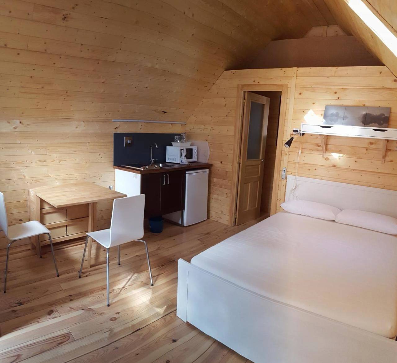 Camping Pico De La Miel in La Cabrera, Provincia de Madrid