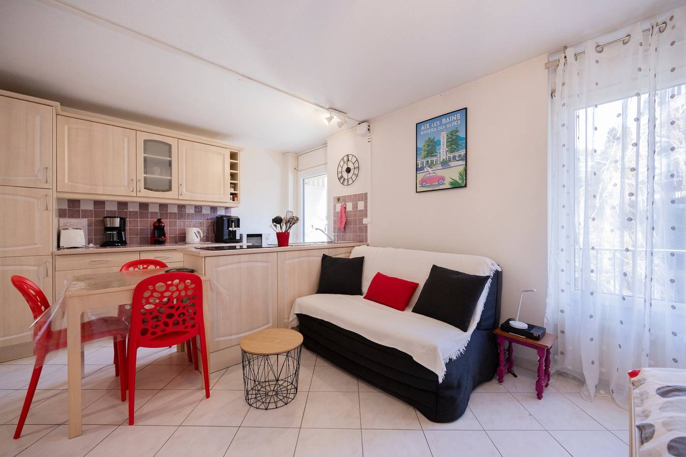 Studio entier, Studio Montcalm avec piscine partagée, Wi-Fi et parking in Aix-les-Bains, Région de Chambéry