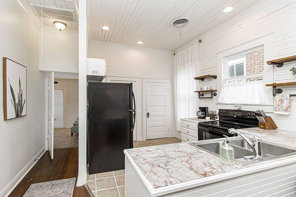 Stylish Downtown Home Near Lsu & River Center in Baton Rouge, East Baton Rouge Parish