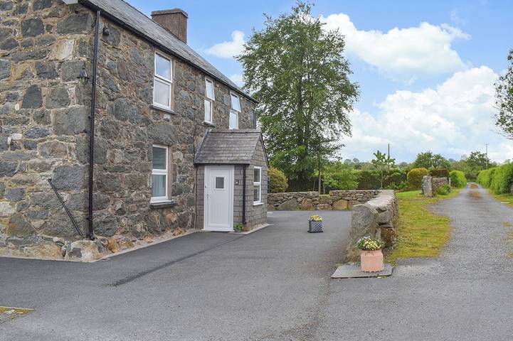 Cottage for 8 people, with hot tub and garden in Snowdonia